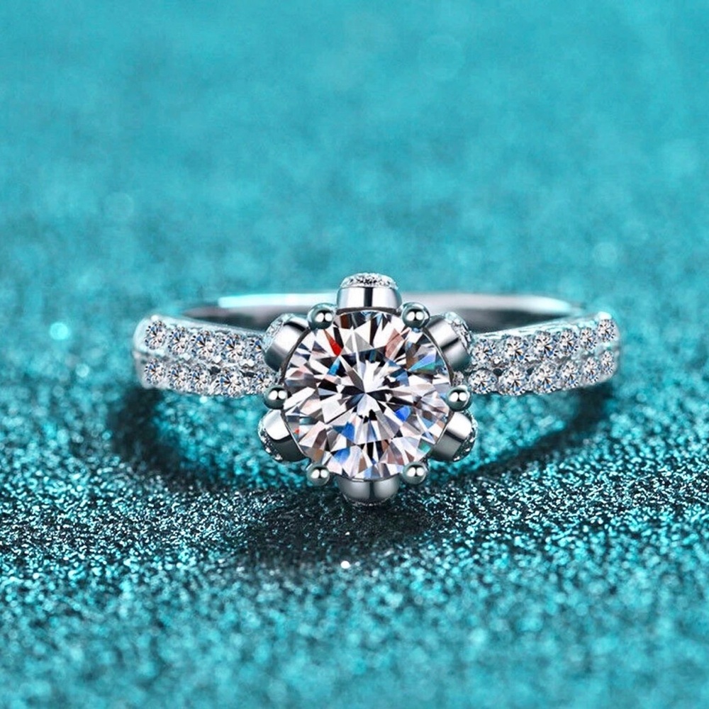 A VINTAGE DIAMOND RING 3.0 CT VVVS1
D COLOR CIRCA 19/12 IN SOLID 925 SILVER